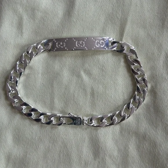 Gucci Signature bracelet with GG tag - Picture 1 of 7